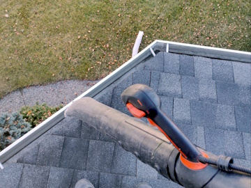 Gutter Cleaning in Toronto & GTA